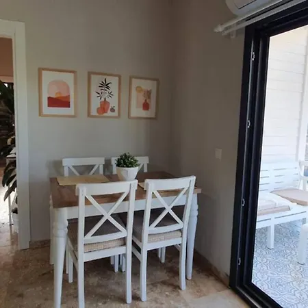 Villa 3+1 Mustakil Havuzlu